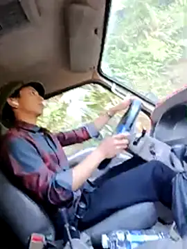 Snapshot of susie_min chatting on 25, 11, 2025 susie min online show from 25, 11, 2025