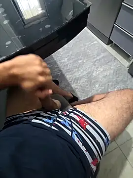 Snapshot of cesmegenc98 chatting on 20, 11, 2025 cesmegenc98 online show from 20, 11, 2025