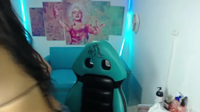 emmily m1  online show from 29, 11, 2025