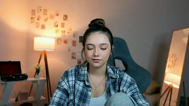 Vexorine online show from 21, 4, 2026