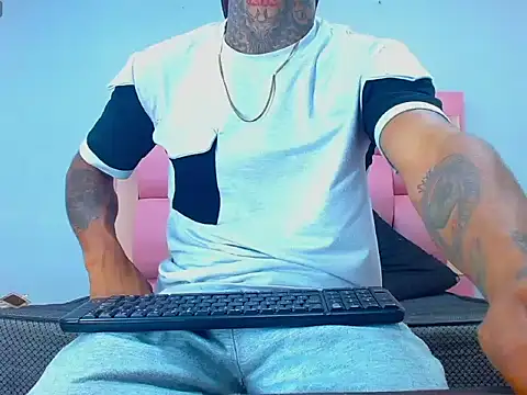 Hot Latino x online show from 23, 2, 2026