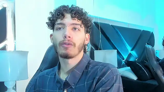 Snapshot of JojoBraando chatting on 1, 12, 2025 JojoBraando online show from 1, 12, 2025