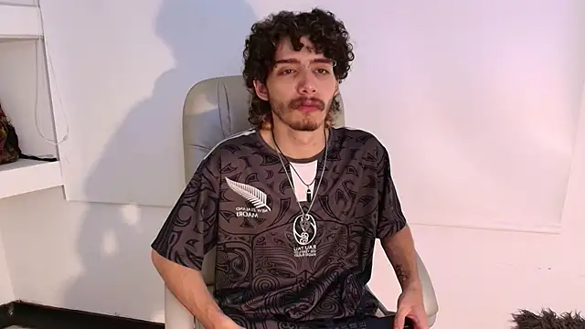 Snapshot of JojoBraando chatting on 7, 4, 2026 JojoBraando online show from 7, 4, 2026