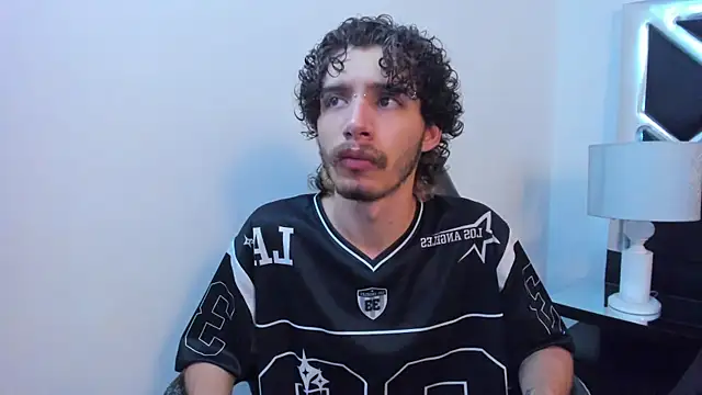 Snapshot of JojoBraando chatting on 9, 4, 2026 JojoBraando online show from 9, 4, 2026