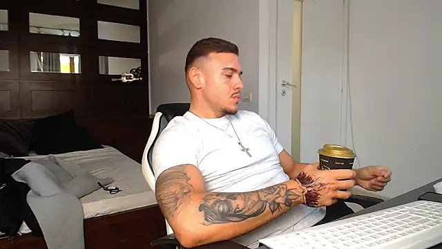 ElijahThorne online show from 4, 2, 2026