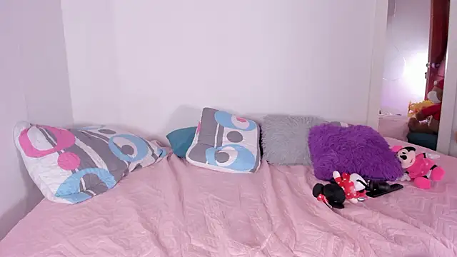 Hayley-Fox online show from 3, 2, 2026