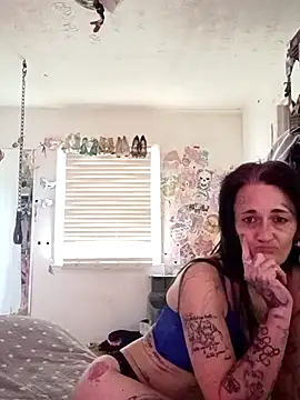 chaoticluvbug online show from 10, 3, 2026