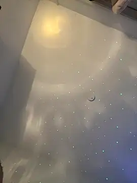 Kerysmae online show from 2, 12, 2025