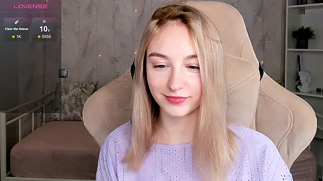 Shy Polly online show from 19, 4, 2026