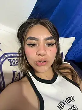 Snapshot of Yunaraa chatting on 27, 11, 2025 Yunaraa online show from 27, 11, 2025