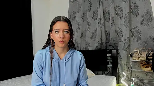 Snapshot of Violeta_Gracee chatting on 3, 3, 2026 Violeta Gracee online show from 3, 3, 2026