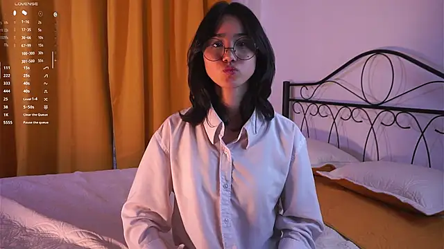 StaciaBratz online show from 21, 11, 2025