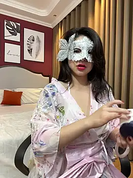 Snapshot of Queen-of-Love chatting on 2, 12, 2025 Queen-of-Love online show from 2, 12, 2025