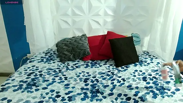 cataleya eebony online show from 5, 12, 2025