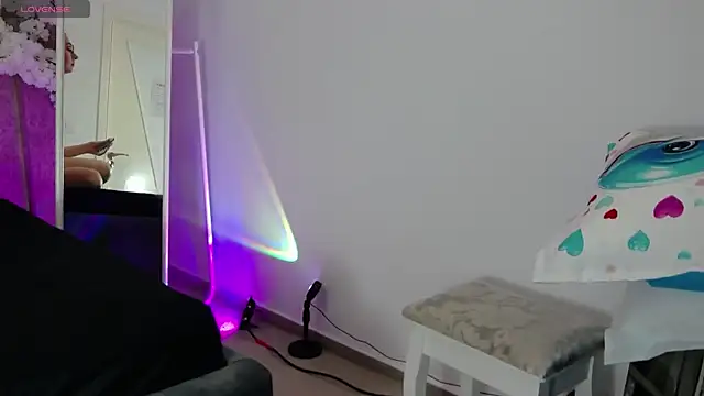 Snapshot of DeniseSun chatting on 27, 11, 2025 DeniseSun online show from 27, 11, 2025