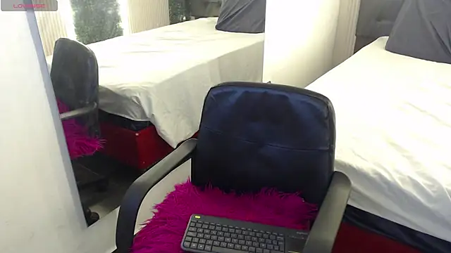 mia violet8 online show from 14, 12, 2025