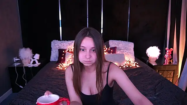 Snapshot of TinyNatalie chatting on 21, 6, 2026 TinyNatalie online show from 21, 6, 2026