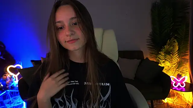Snapshot of TinyNatalie chatting on 10, 7, 2026 TinyNatalie online show from 10, 7, 2026
