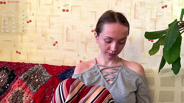 Snapshot of PaulaTisch chatting on 4, 3, 2026 PaulaTisch online show from 4, 3, 2026