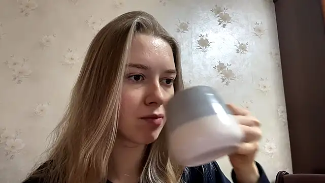 MichikoWienandt online show from 28, 11, 2025