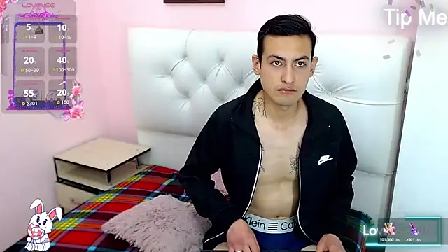 Snapshot of xxxstrongerboyxxx chatting on 25, 11, 2025 xxxstrongerboyxxx online show from 25, 11, 2025