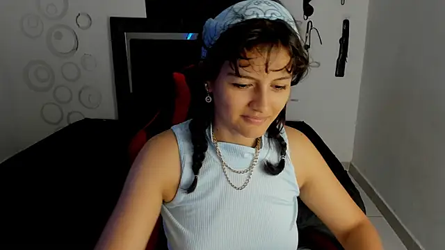 Mia and Kenai online show from 1, 12, 2025