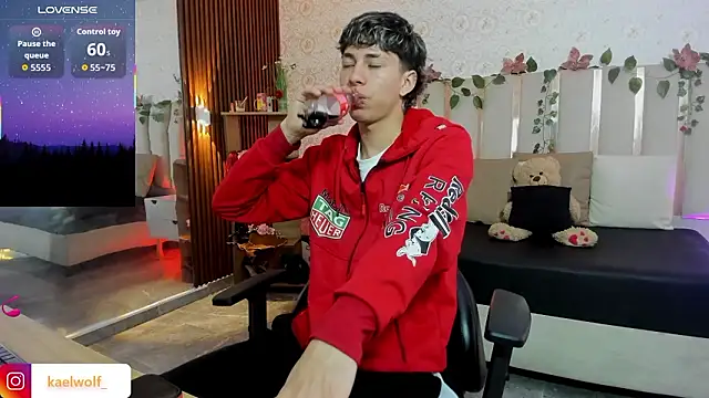 kaelwolf tay online show from 2, 2, 2026