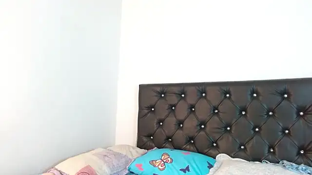 Ameliejoness  online show from 11, 4, 2026