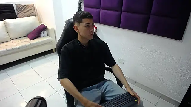 LoganFoster  online show from 22, 12, 2025