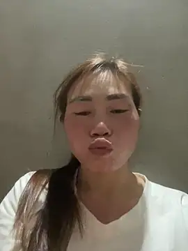 meganmeo online show from 15, 2, 2026