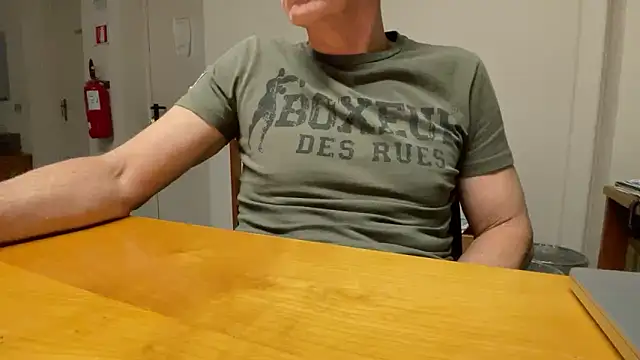 Snapshot of SimonZydar chatting on 29, 11, 2025 SimonZydar online show from 29, 11, 2025