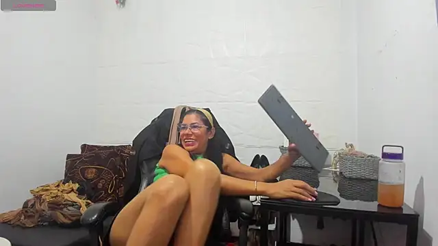 Miss clarepocahose online show from 11, 7, 2026
