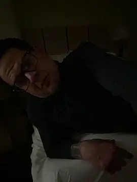 Snapshot of JSizzle13 chatting on 7, 1, 2026 JSizzle13 online show from 7, 1, 2026