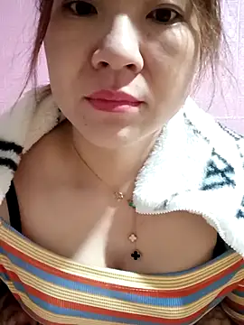 Snapshot of Lily-ross22 chatting on 28, 11, 2025 Lily-ross22 online show from 28, 11, 2025