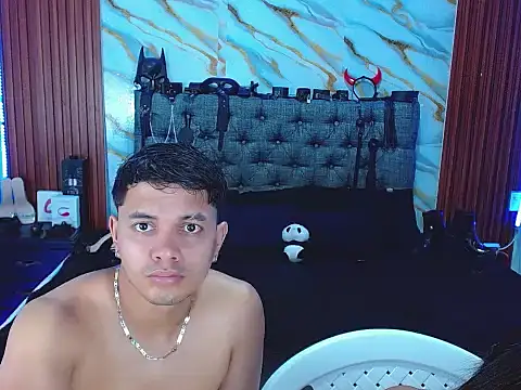 Snapshot of Meryandcris chatting on 25, 11, 2025 Meryandcris online show from 25, 11, 2025