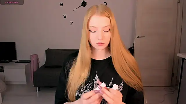  Milana Sparkl75  online show from 11, 5, 2026