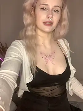 Snapshot of MilaElin chatting on 1, 12, 2025 MilaElin online show from 1, 12, 2025