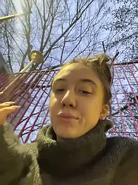 Snapshot of CristinaSw chatting on 21, 12, 2025 CristinaSw online show from 21, 12, 2025