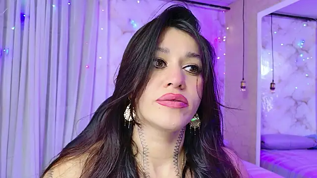 abby saenz 2025 online show from 25, 11, 2025