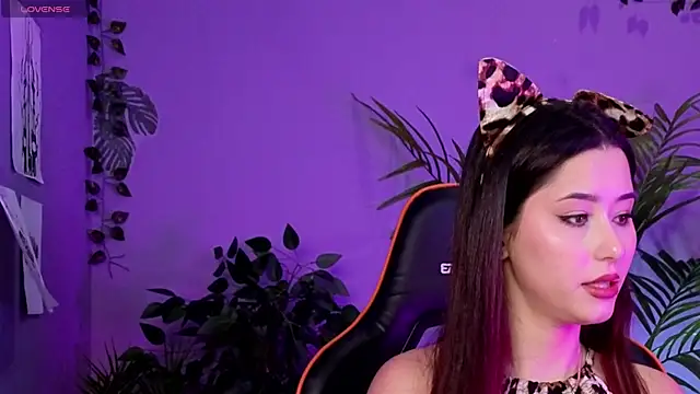 Snapshot of RedMidnight chatting on 26, 11, 2025 RedMidnight online show from 26, 11, 2025