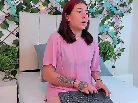 Snapshot of CharlotteBlossom chatting on 29, 11, 2025 CharlotteBlossom online show from 29, 11, 2025