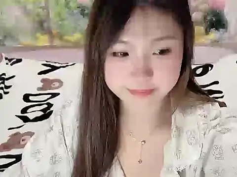 Snapshot of Poppy13 chatting on 26, 11, 2025 Poppy13 online show from 26, 11, 2025