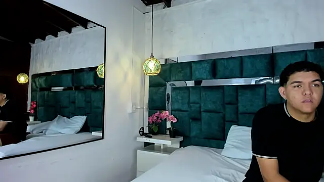  bonnyandclyde online show from 7, 2, 2026