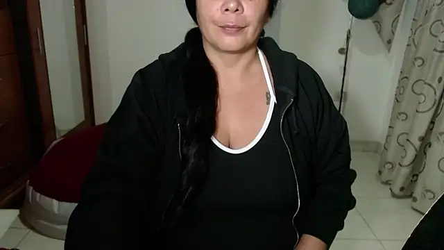 vivian-milf online show from 7, 3, 2026