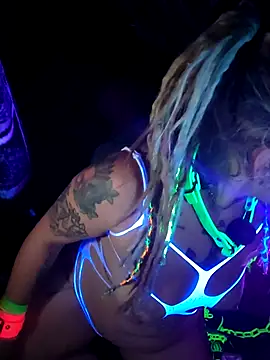 Horny hippie online show from 17, 11, 2025