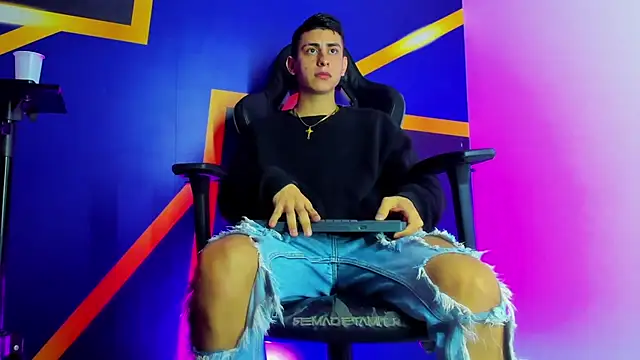 Snapshot of twink_scott_ chatting on 30, 11, 2025 twink scott online show from 30, 11, 2025