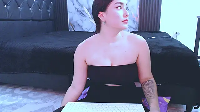 NoaLeon21 online show from 22, 2, 2026