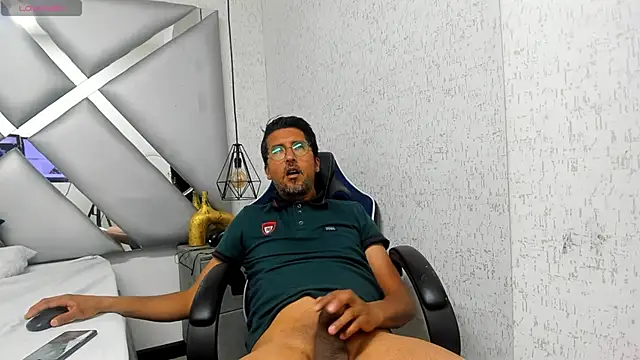 Snapshot of DANIDICK_VC chatting on 1, 12, 2025 DANIDICK VC online show from 1, 12, 2025