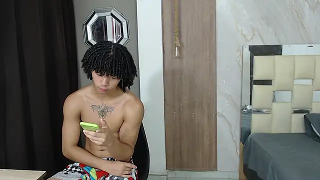 Snapshot of kim_curlyy chatting on 5, 3, 2026 kim curlyy online show from 5, 3, 2026