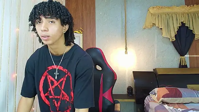 Snapshot of kim_curlyy chatting on 8, 3, 2026 kim curlyy online show from 8, 3, 2026